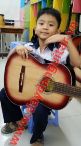 day dan guitar da nang